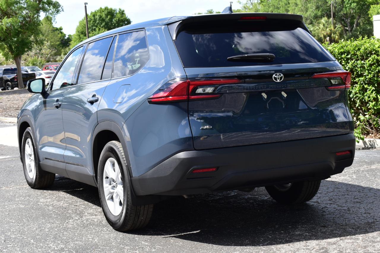 Toyota Grand Highlander LE AWD 2025