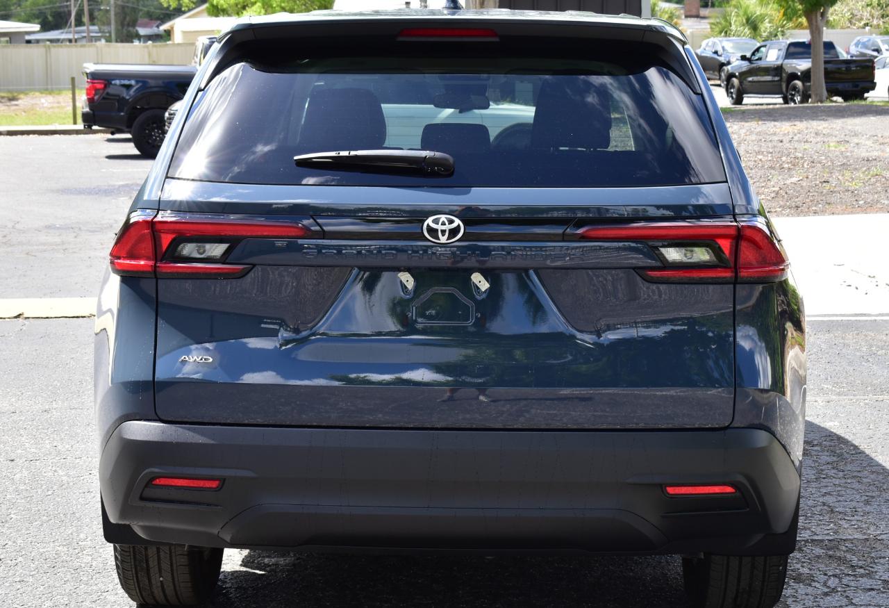 Toyota Grand Highlander LE AWD 2025