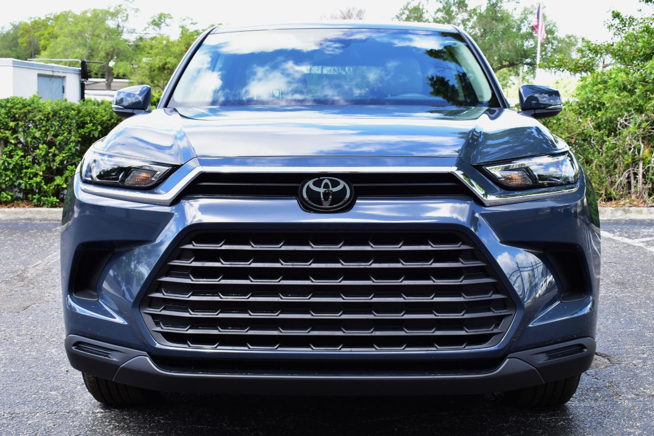Toyota Grand Highlander LE AWD 2025