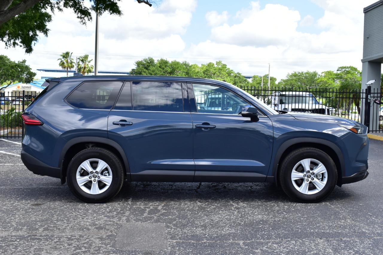 Toyota Grand Highlander LE AWD 2025