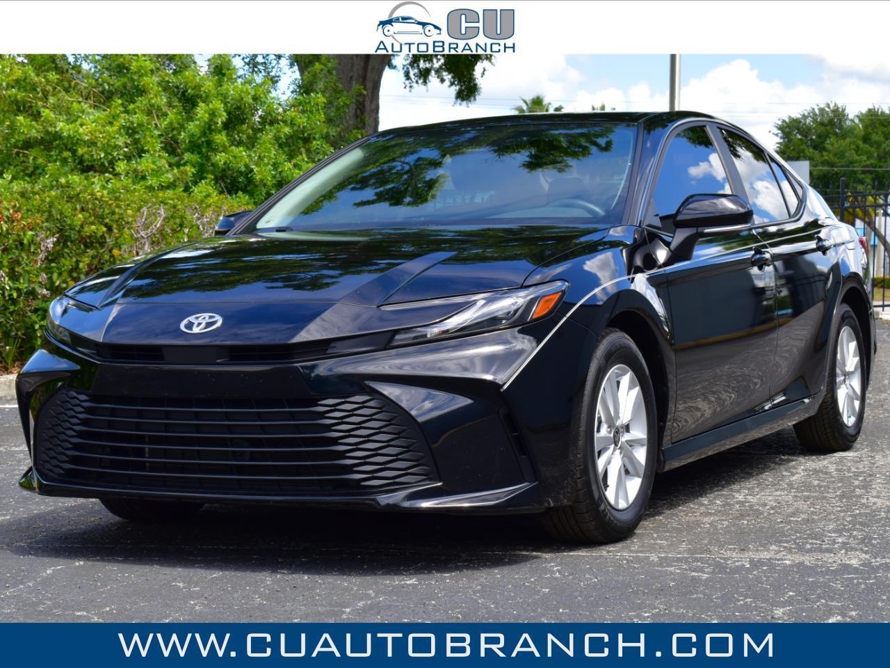 Toyota Camry LE (Natl) 2025