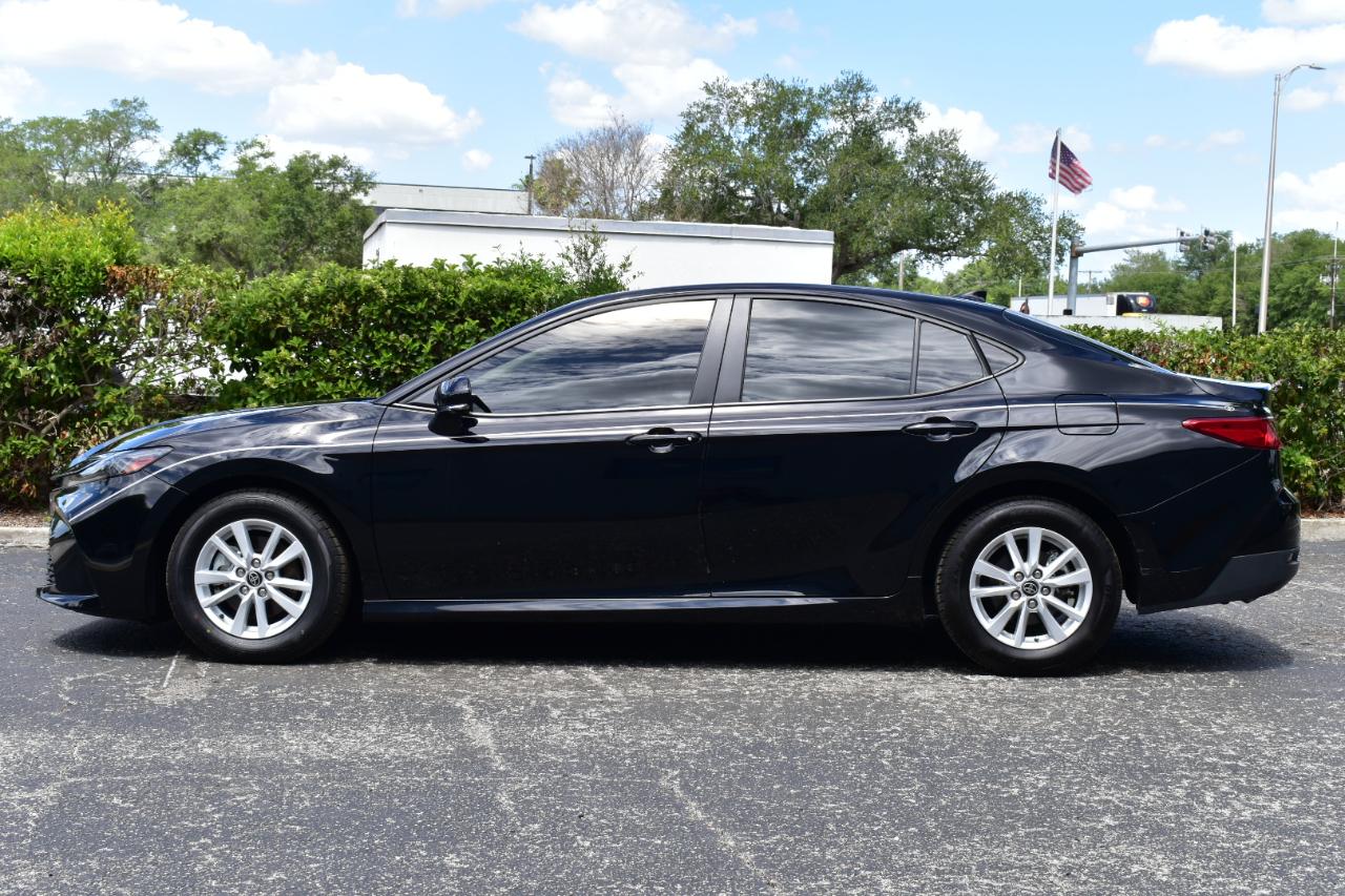 Toyota Camry LE (Natl) 2025