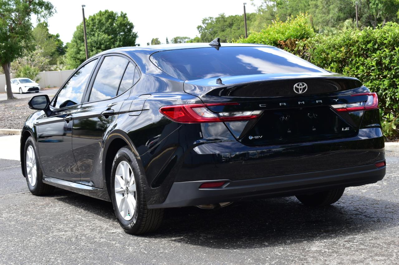 Toyota Camry LE (Natl) 2025