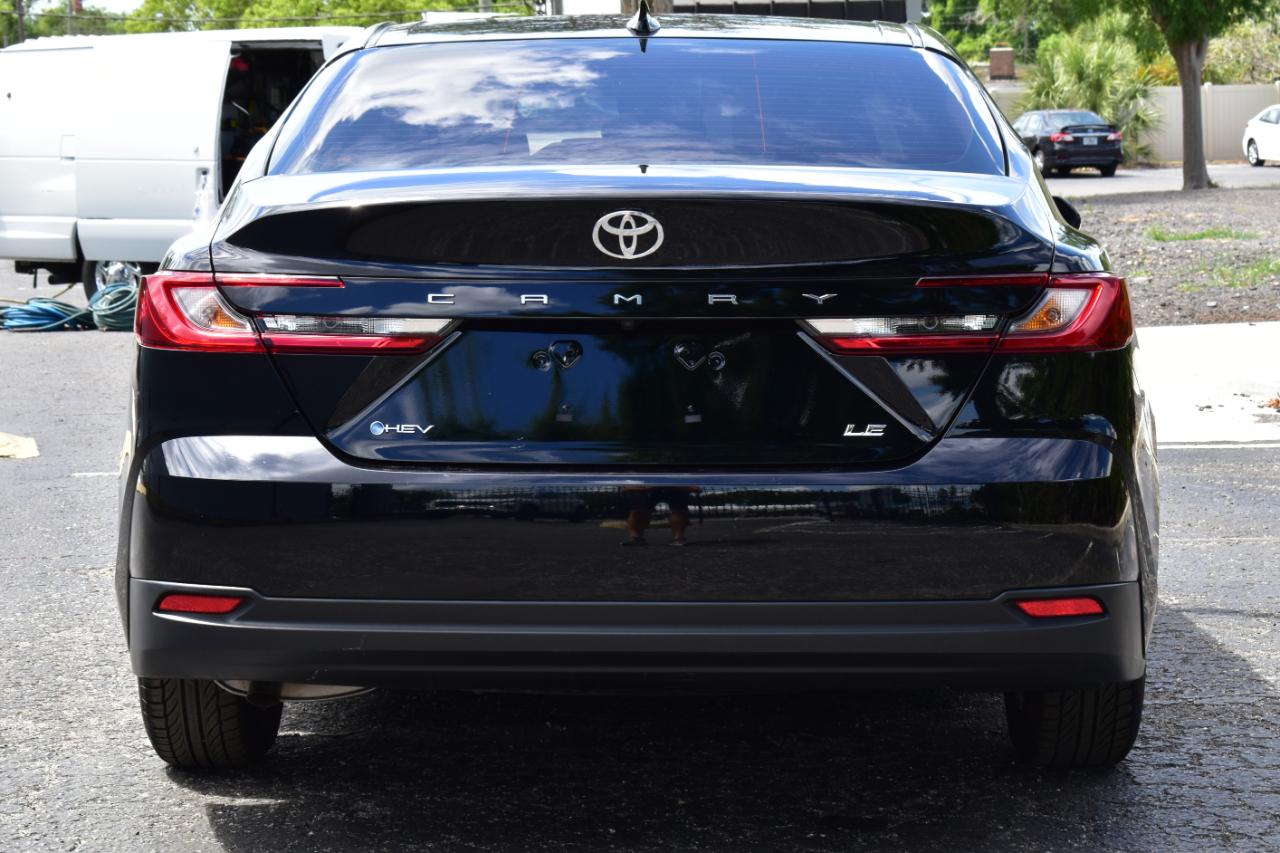 Toyota Camry LE (Natl) 2025