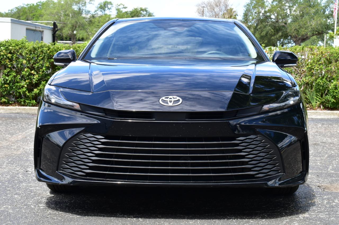 Toyota Camry LE (Natl) 2025