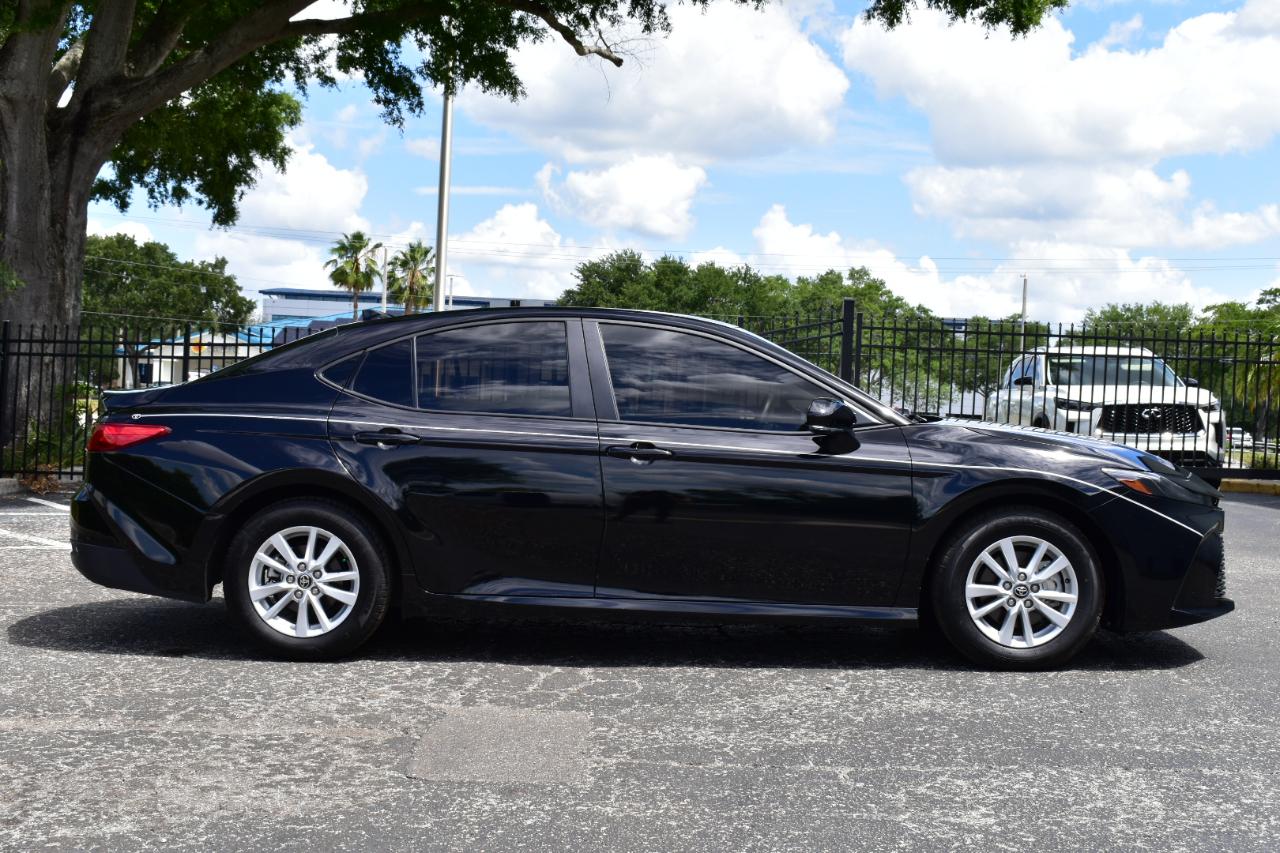 Toyota Camry LE (Natl) 2025