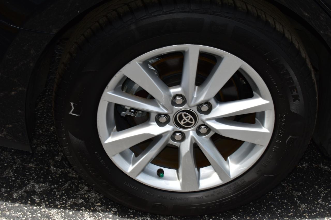 Toyota Camry LE (Natl) 2025