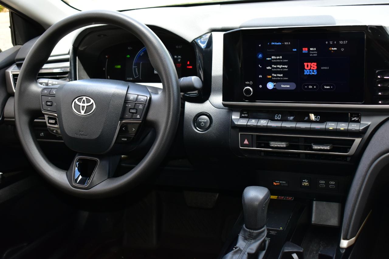 Toyota Camry LE (Natl) 2025