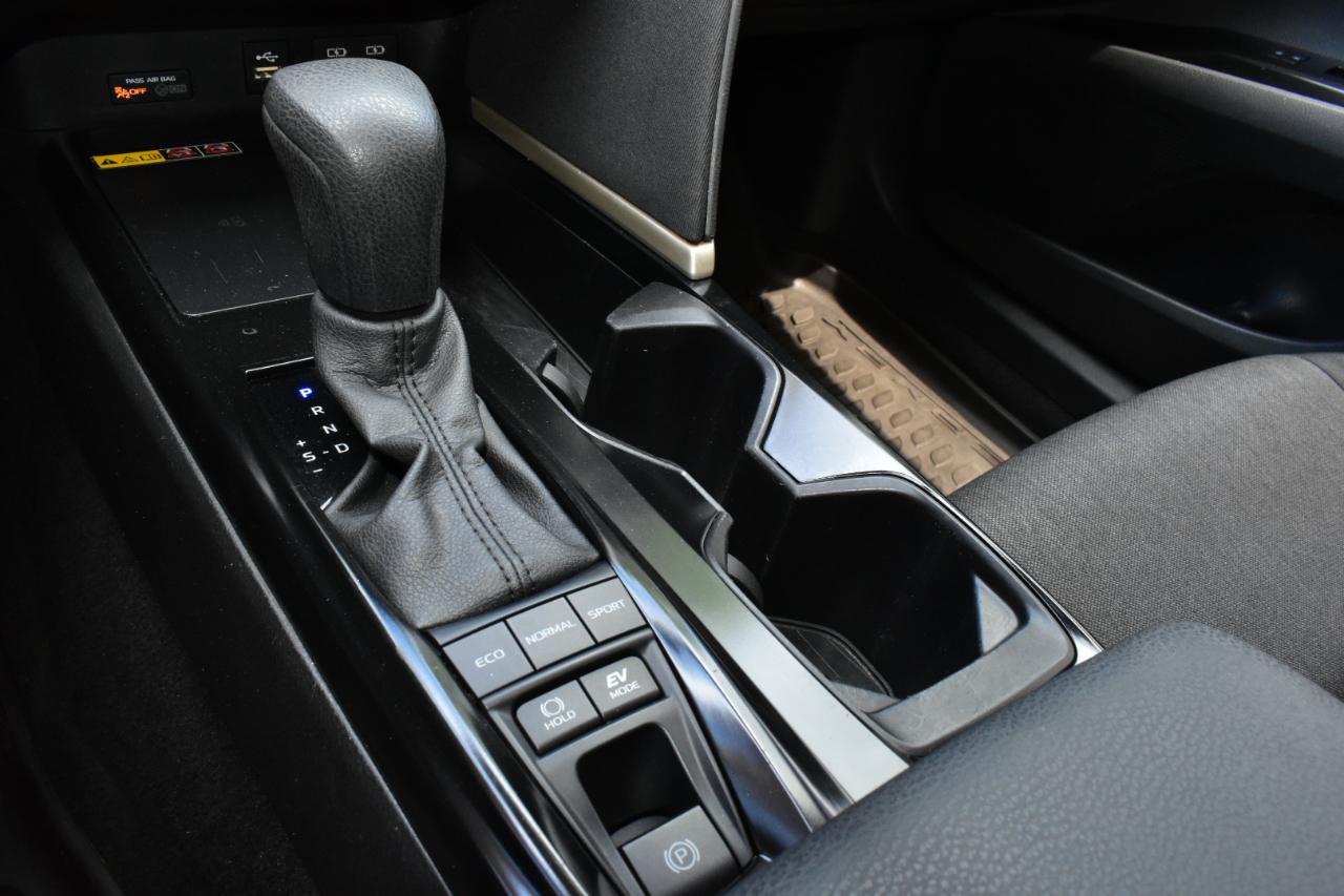 Toyota Camry LE (Natl) 2025