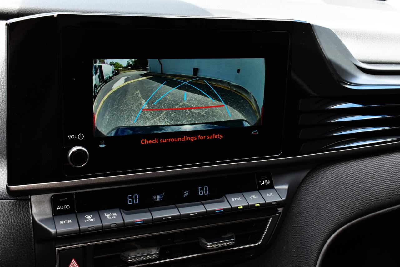 Toyota Camry LE (Natl) 2025