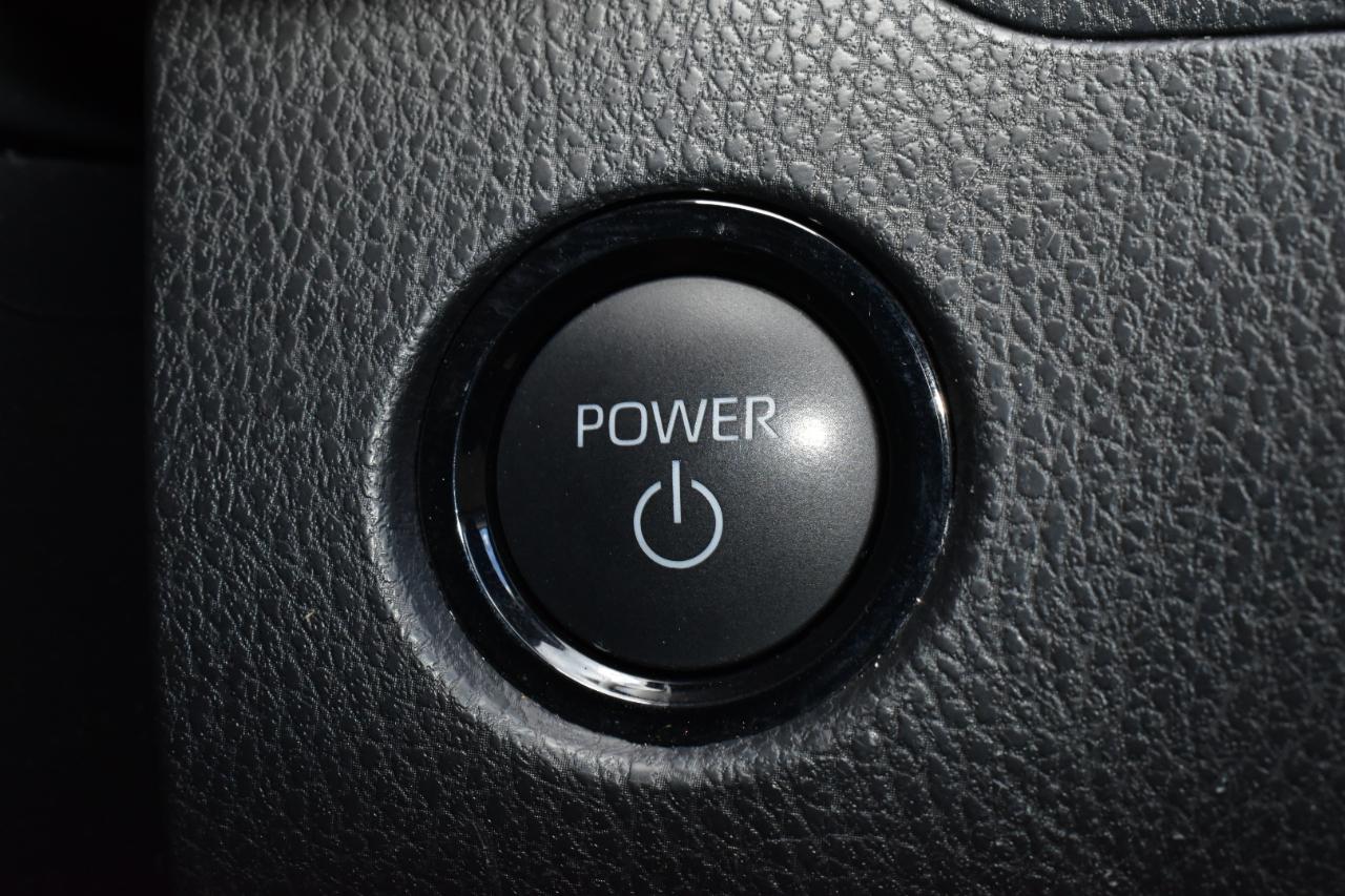 Toyota Camry LE (Natl) 2025