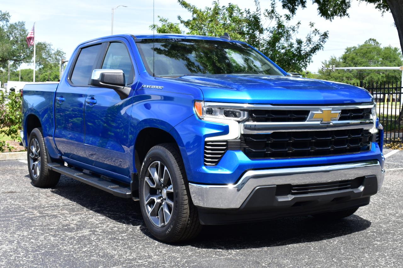 Chevrolet Silverado 1500 2WD Crew Cab 147" LT 2022