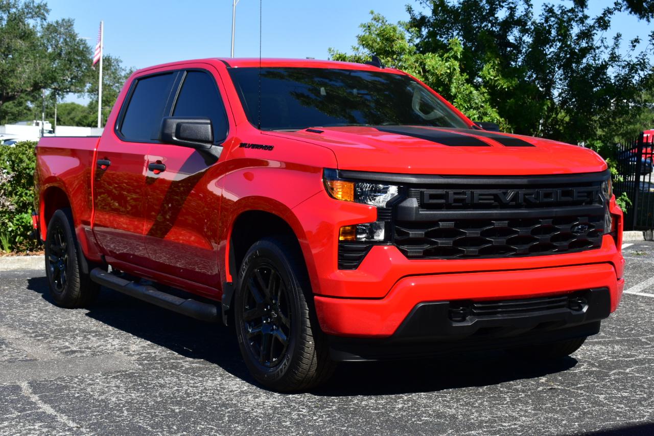 Chevrolet Silverado 1500 2WD Crew Cab 147" Custom 2025