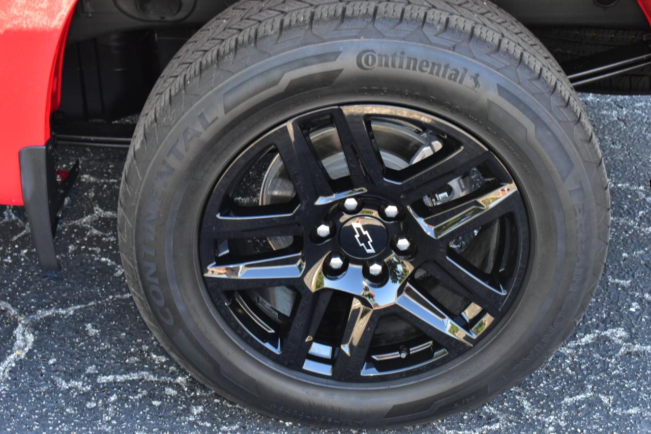 Chevrolet Silverado 1500 2WD Crew Cab 147" Custom 2025