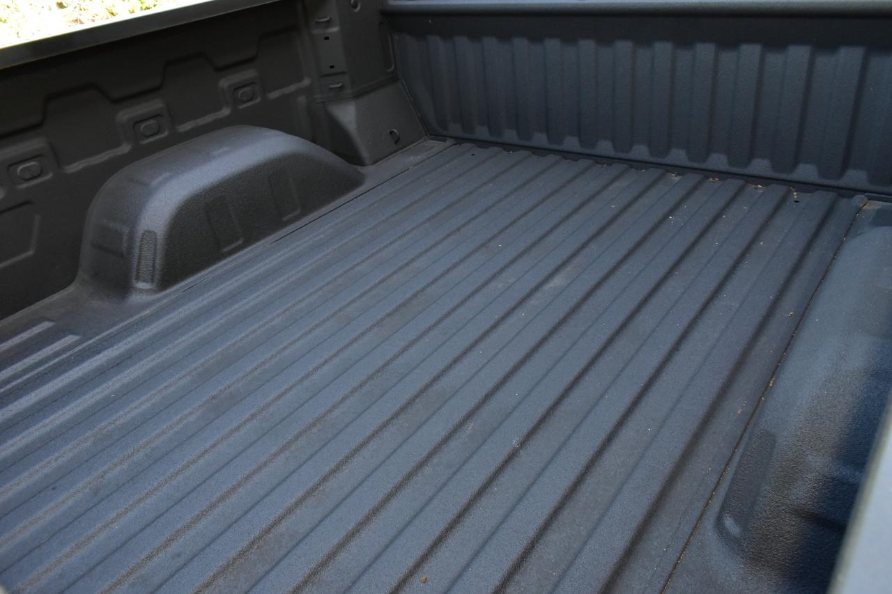 Chevrolet Silverado 1500 2WD Crew Cab 147" Custom 2025