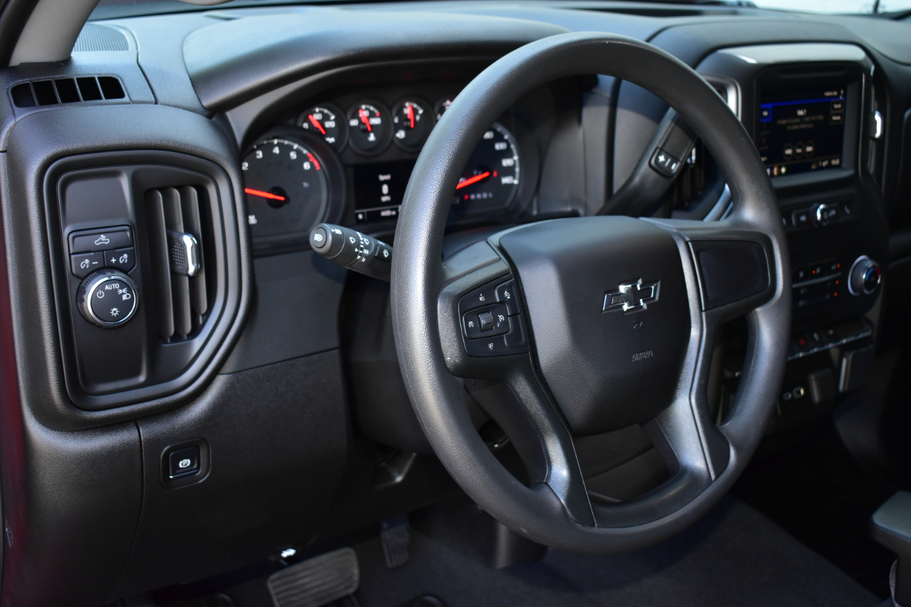 Chevrolet Silverado 1500 2WD Crew Cab 147" Custom 2025