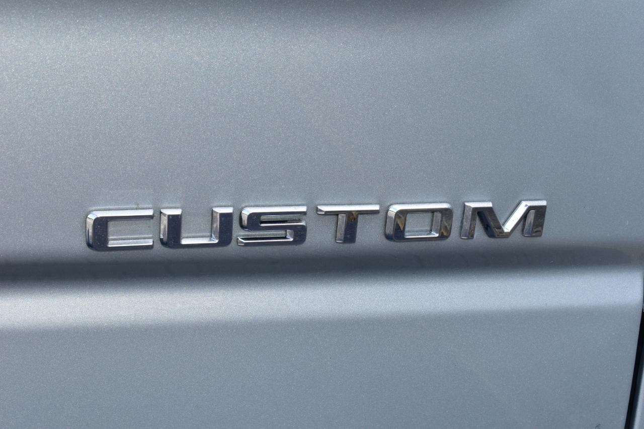 Chevrolet Silverado 1500 2WD Crew Cab 147" Custom 2022