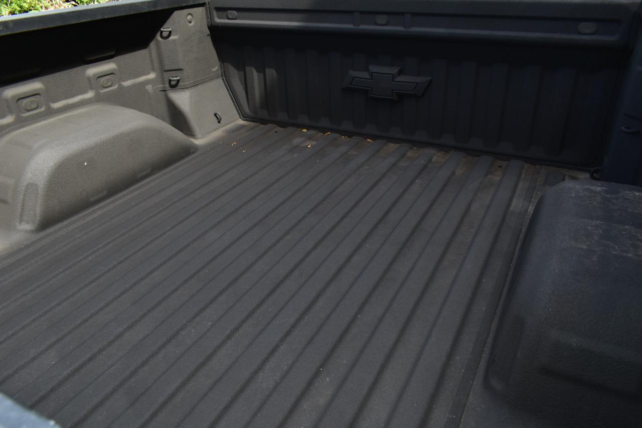 Chevrolet Silverado 1500 2WD Crew Cab 147" Custom 2022