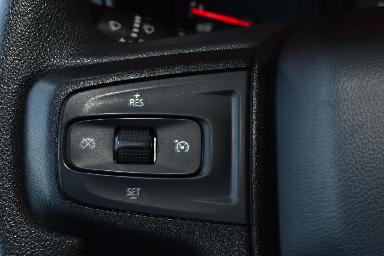 Chevrolet Silverado 1500 2WD Crew Cab 147" Custom 2022