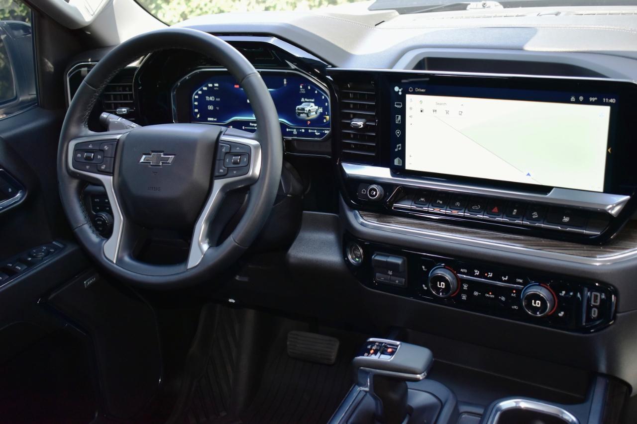 Chevrolet Silverado 1500 4WD Crew Cab 147" LT Trail Boss 2024