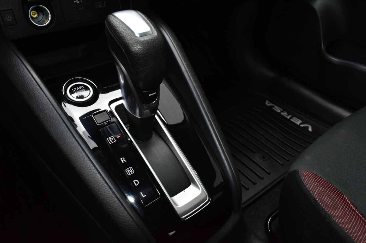Nissan Versa SR CVT 2025