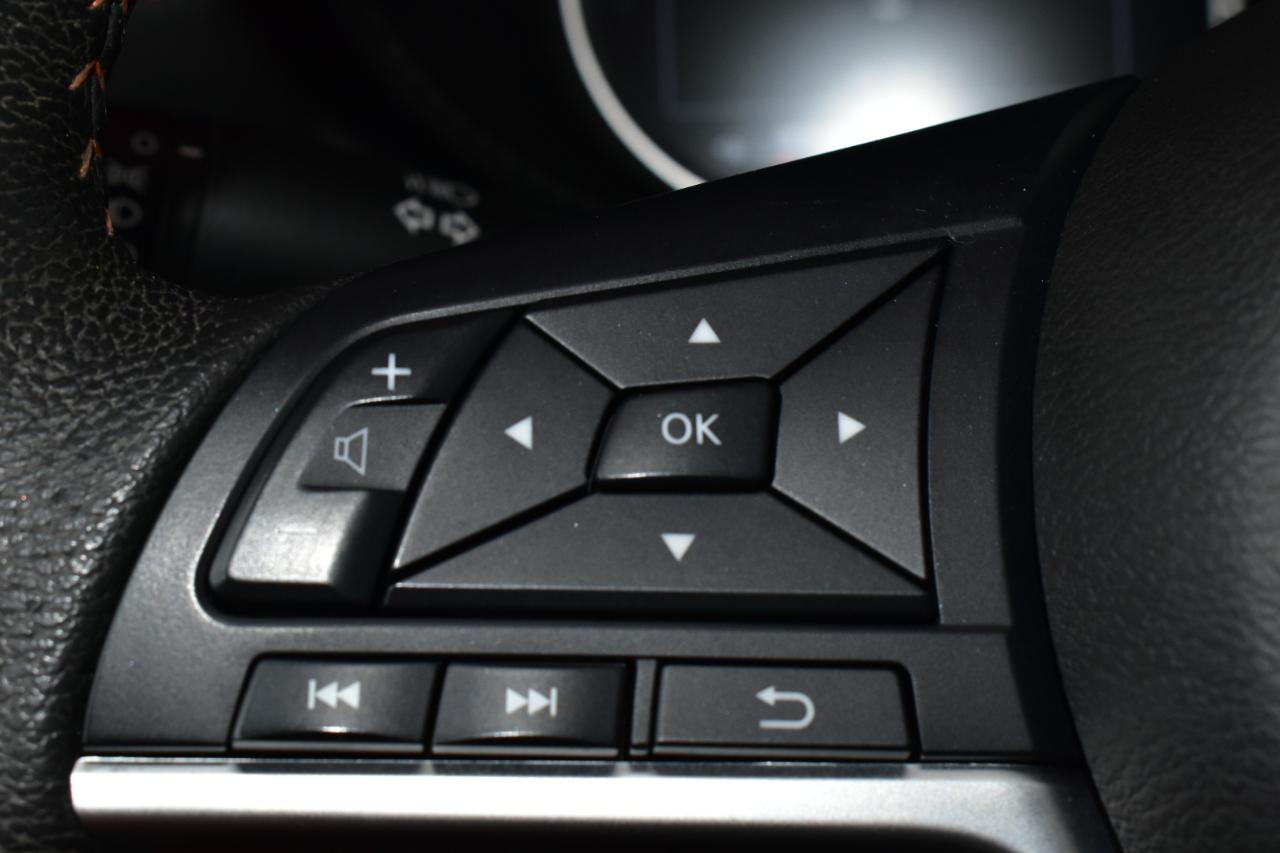 Nissan Versa SR CVT 2025