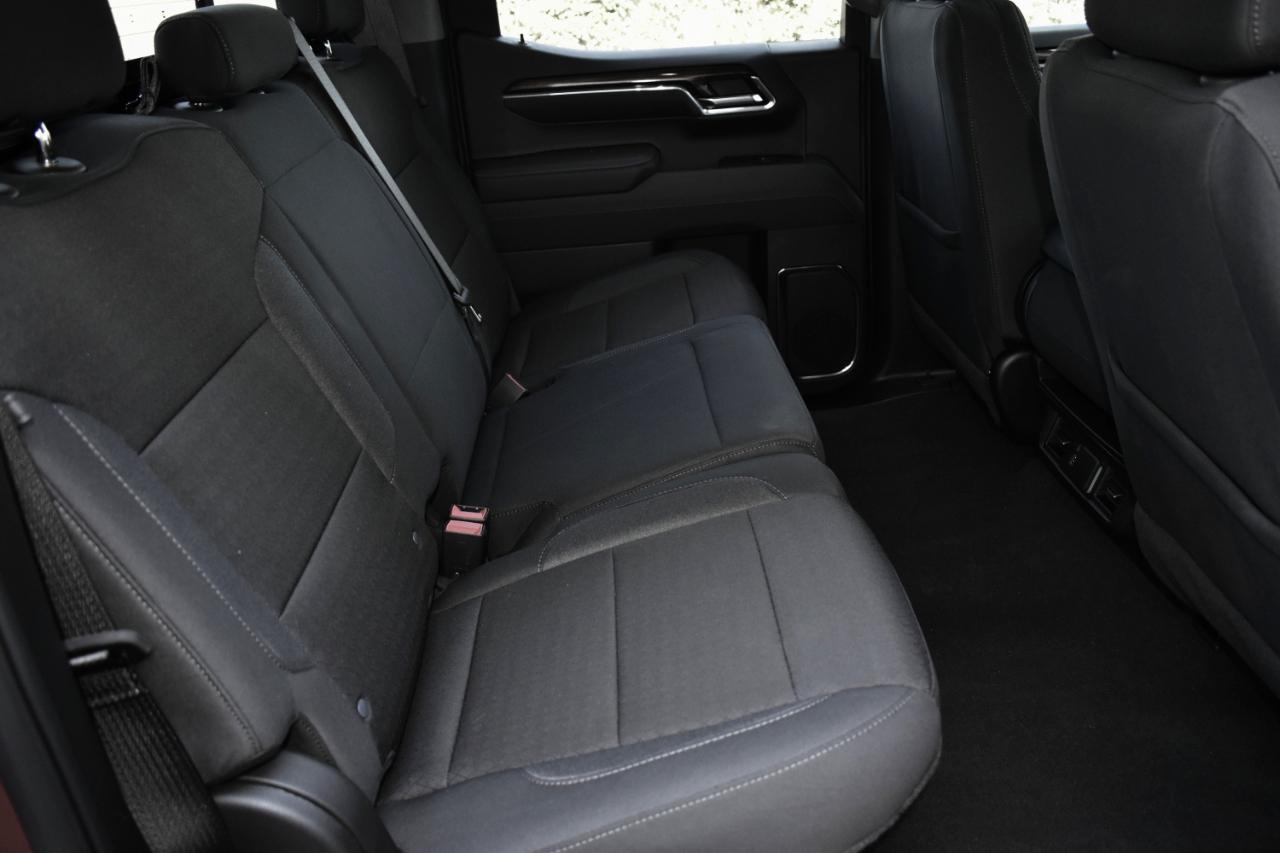 Chevrolet Silverado 1500 2WD Crew Cab 147" LT 2024