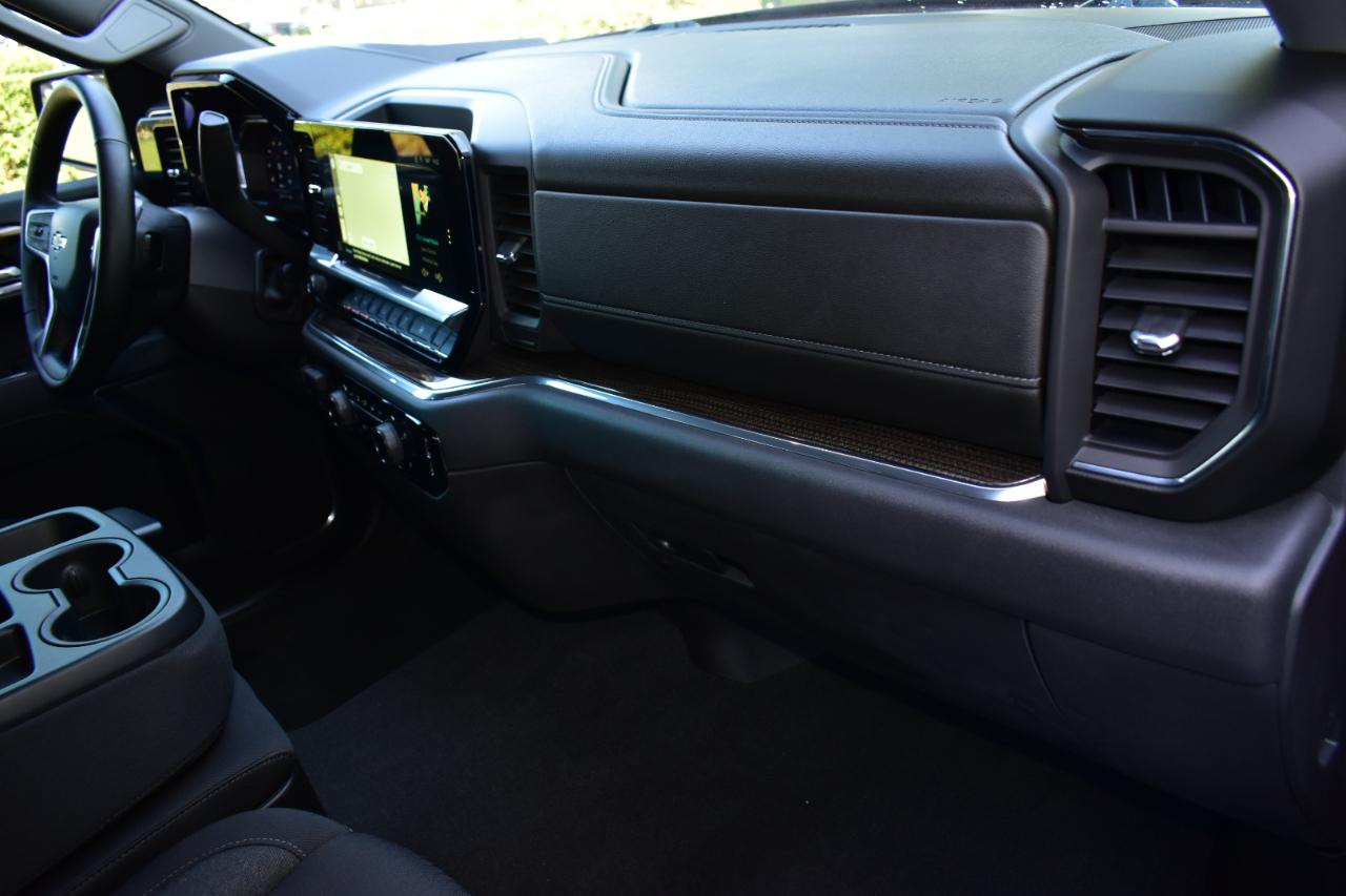 Chevrolet Silverado 1500 2WD Crew Cab 147" LT 2024