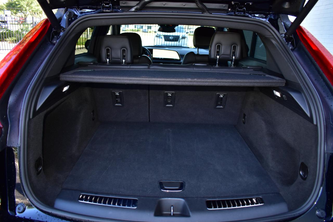 Cadillac XT4 FWD 4dr Premium Luxury 2025