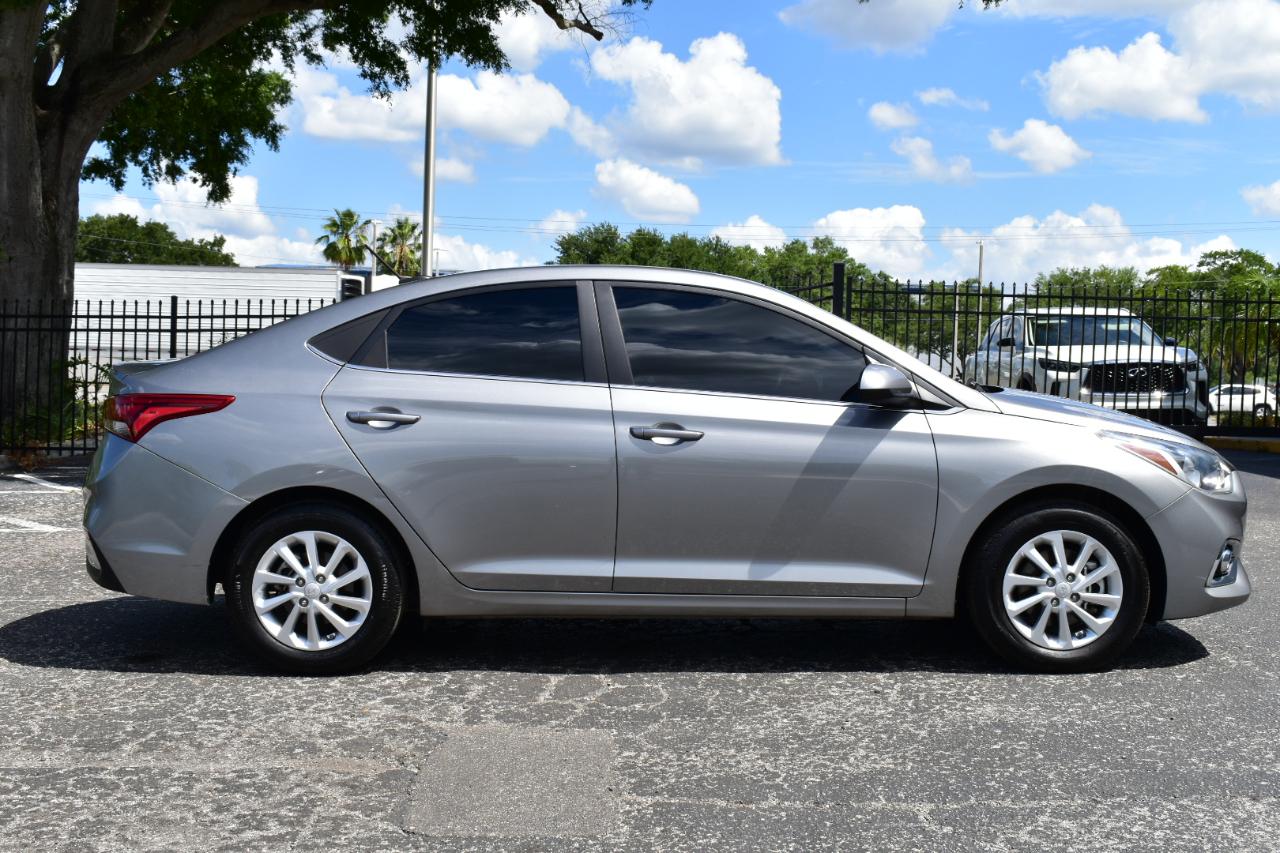 Hyundai Accent SEL Sedan IVT 2022