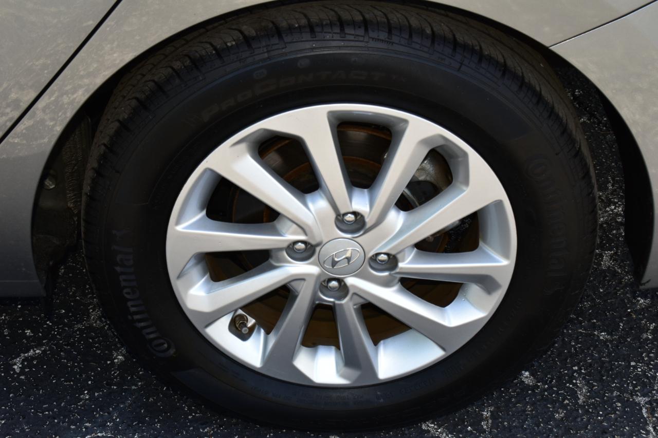 Hyundai Accent SEL Sedan IVT 2022