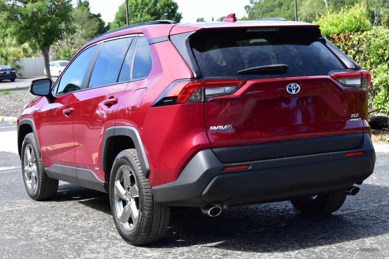 Toyota RAV4 Hybrid AWD 4dr XLE (Natl) 2021