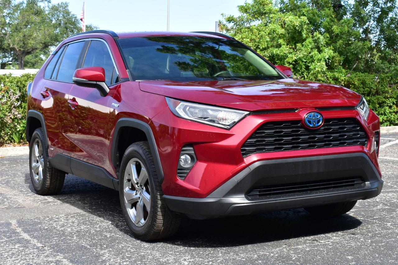 Toyota RAV4 Hybrid AWD 4dr XLE (Natl) 2021