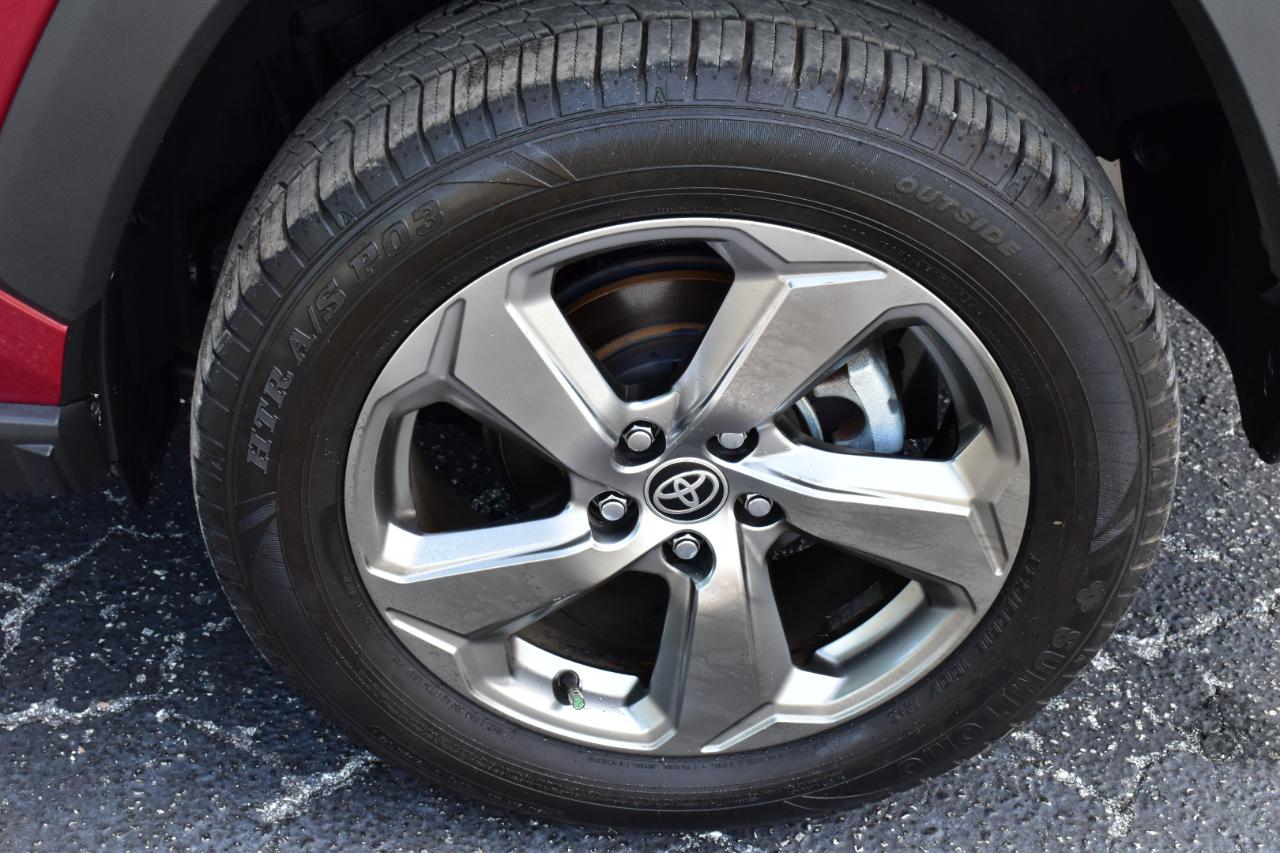 Toyota RAV4 Hybrid AWD 4dr XLE (Natl) 2021