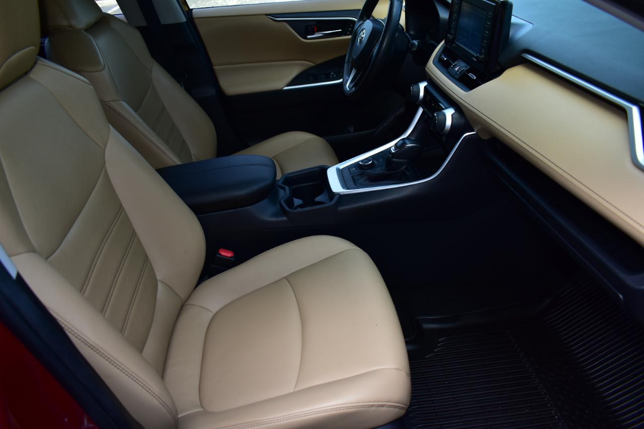 Toyota RAV4 Hybrid AWD 4dr XLE (Natl) 2021