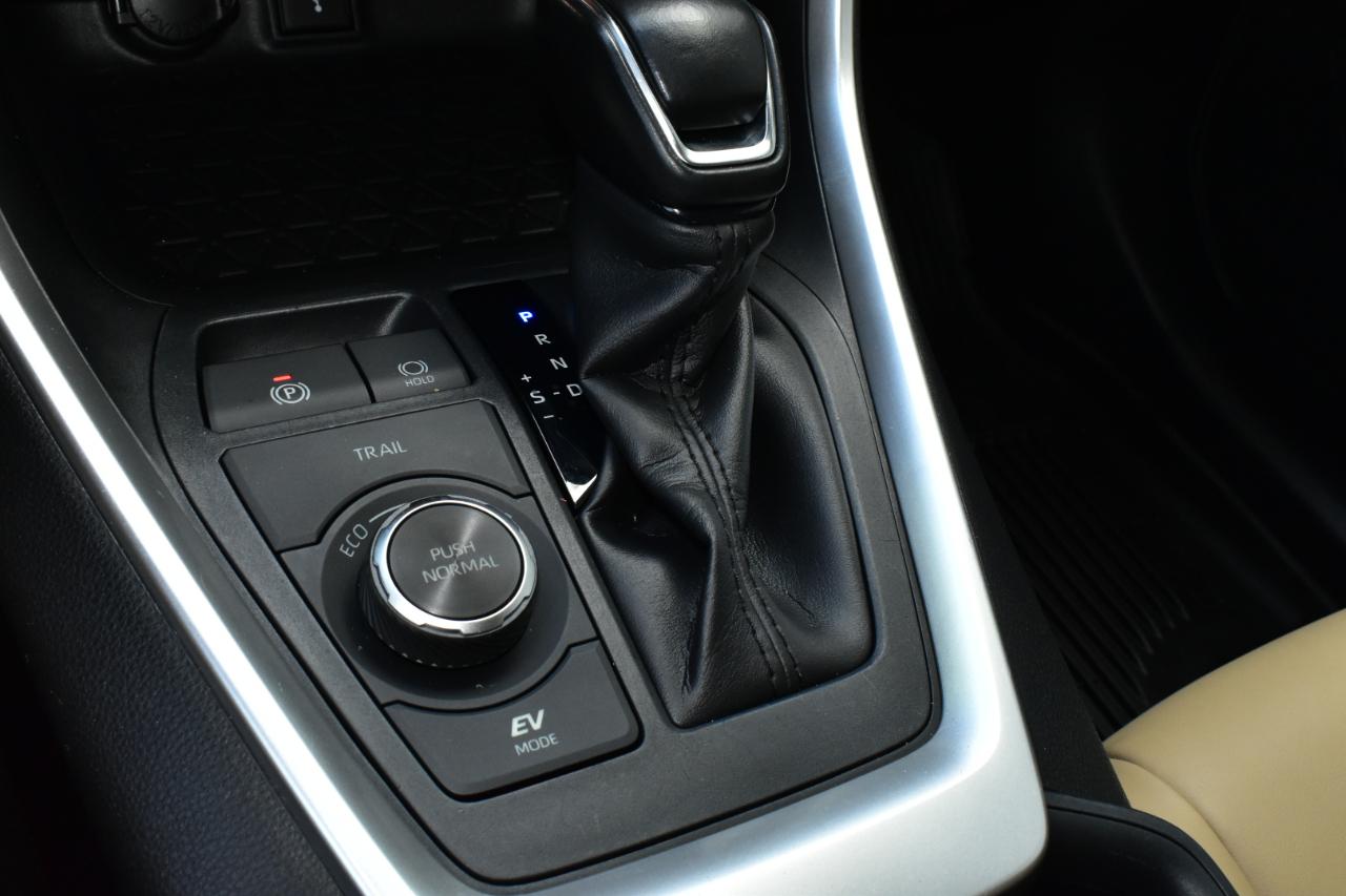 Toyota RAV4 Hybrid AWD 4dr XLE (Natl) 2021