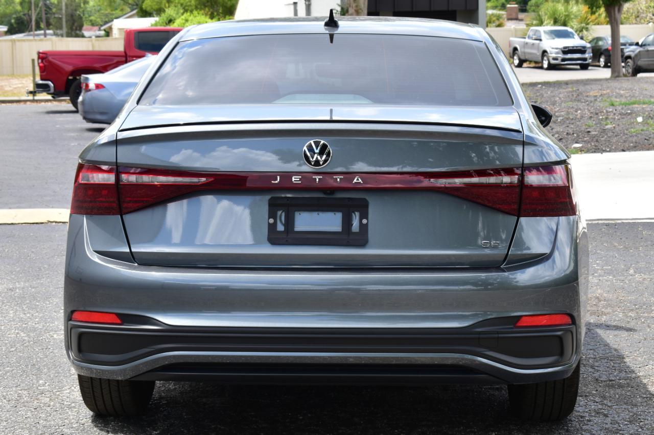 Volkswagen Jetta SE Auto 2025