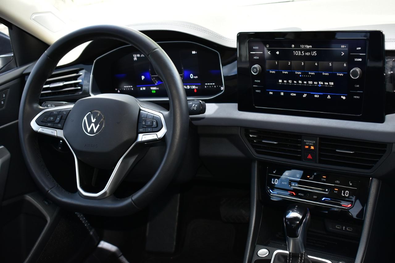 Volkswagen Jetta SE Auto 2025