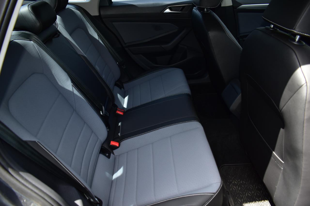 Volkswagen Jetta SE Auto 2025