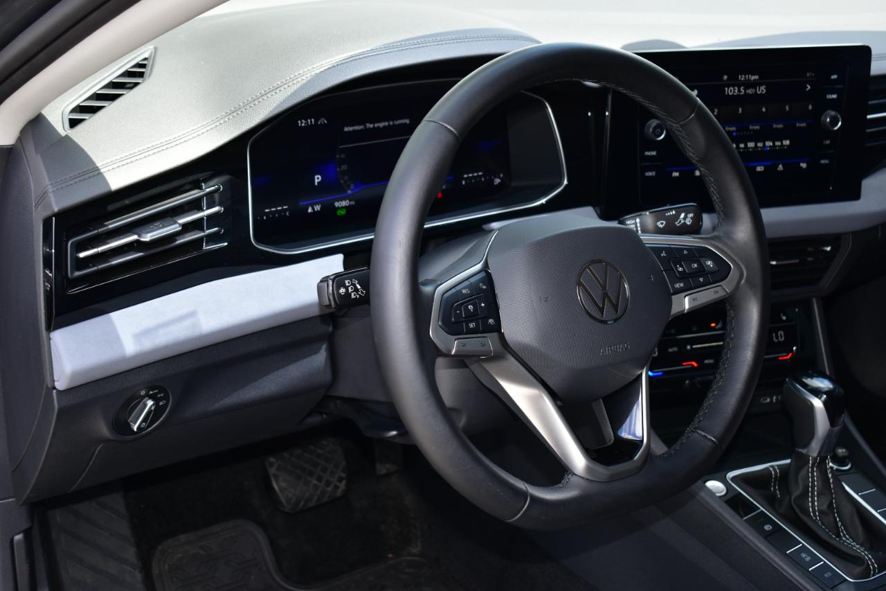 Volkswagen Jetta SE Auto 2025
