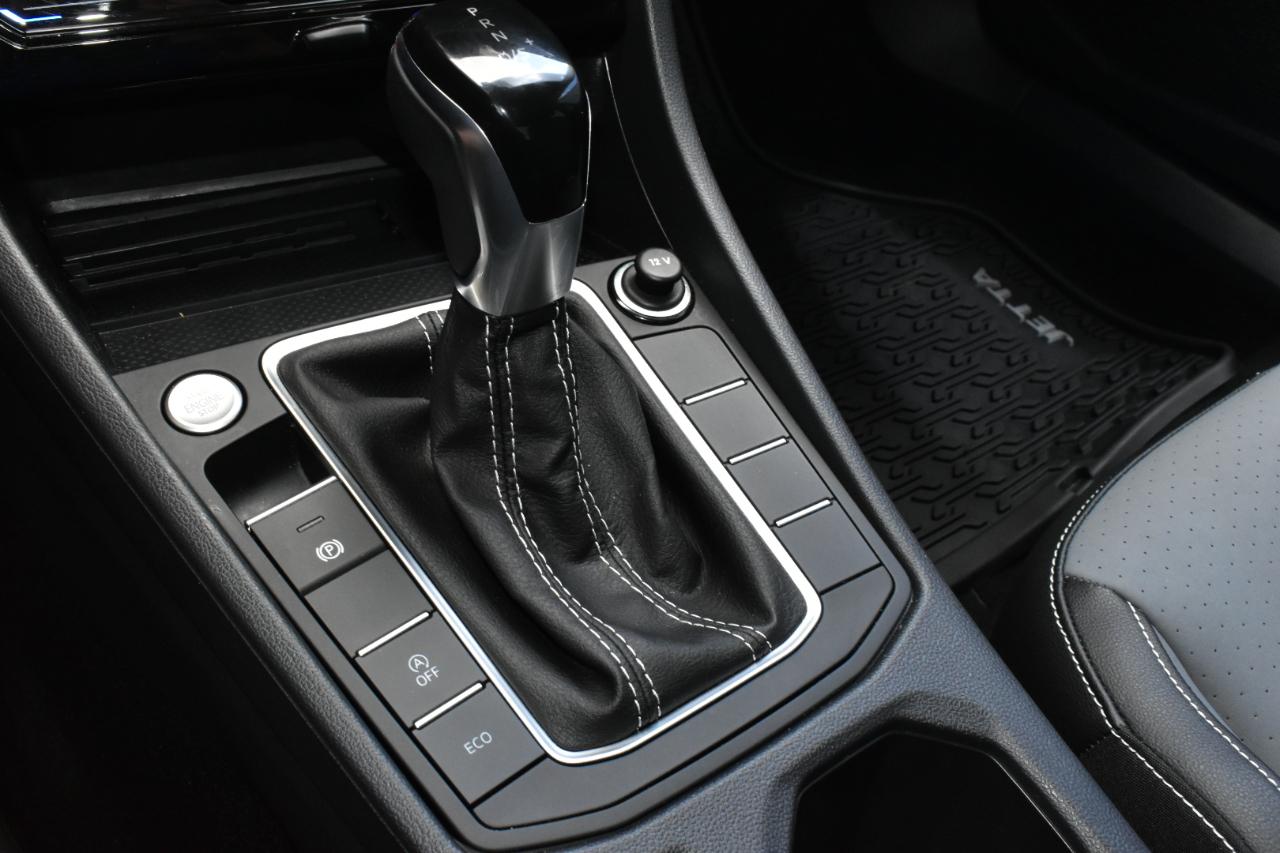 Volkswagen Jetta SE Auto 2025