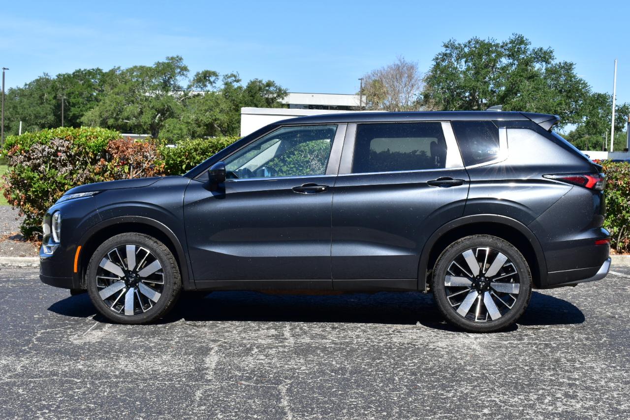 Mitsubishi Outlander SE FWD 2025
