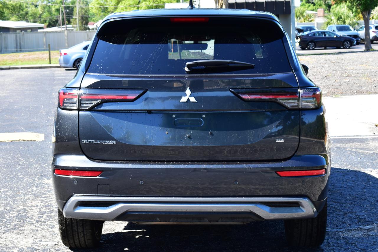 Mitsubishi Outlander SE FWD 2025