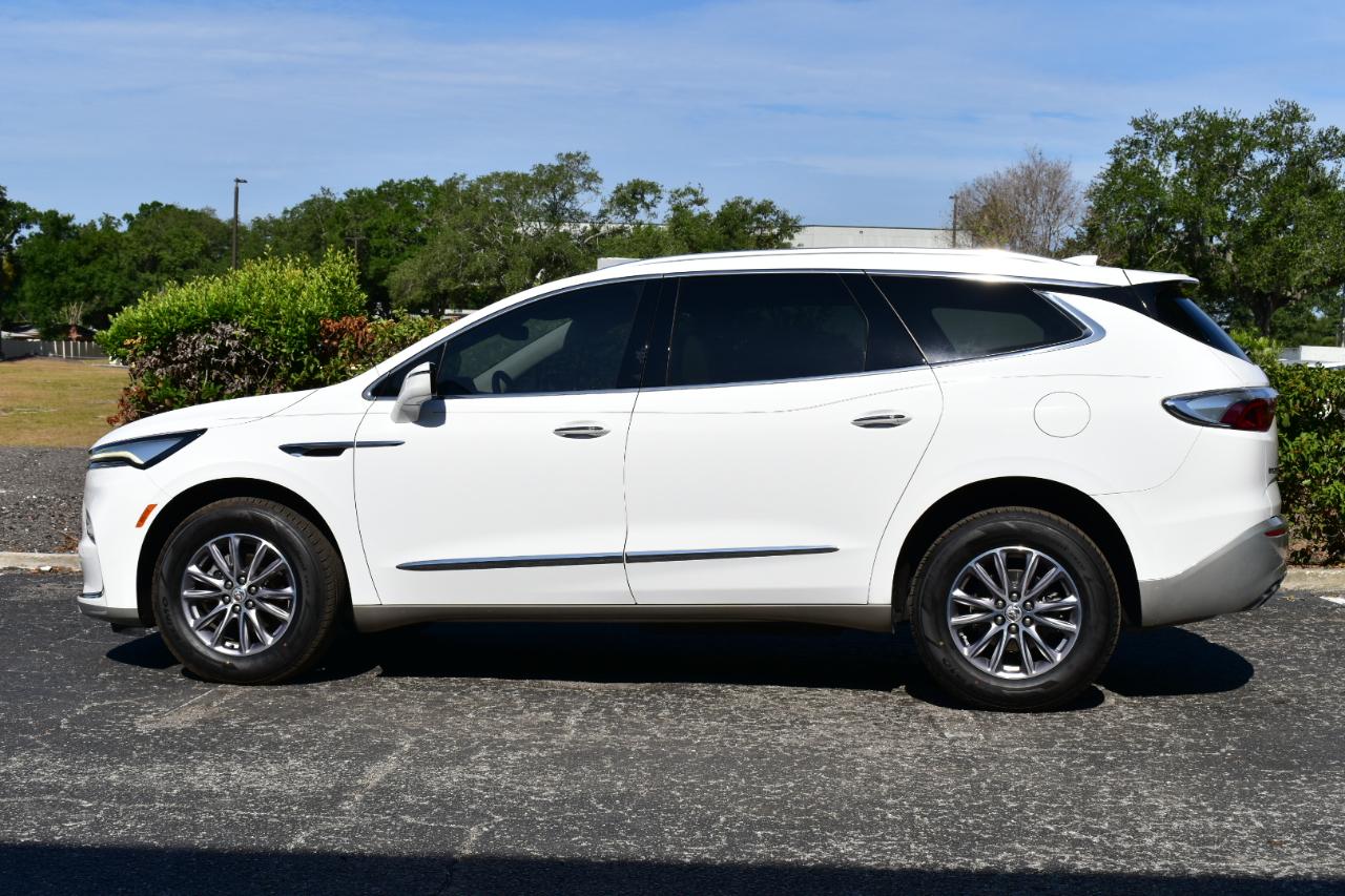 Buick Enclave FWD 4dr Essence 2023