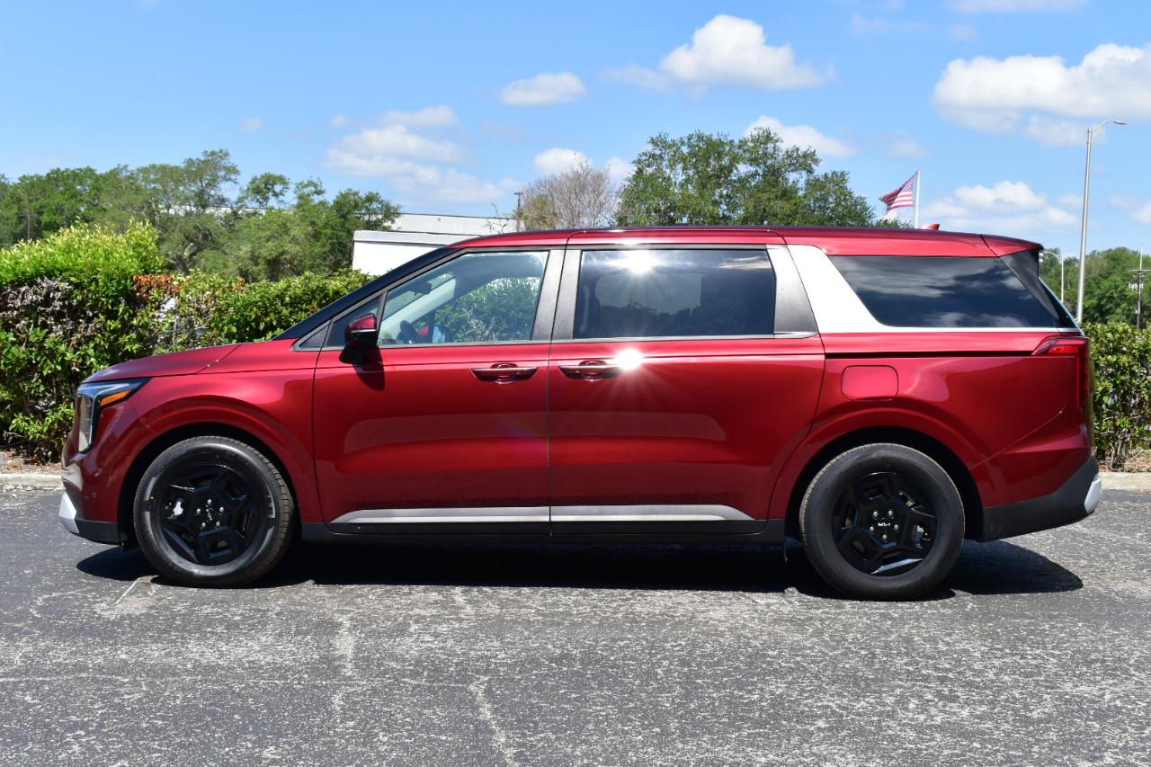 Kia Carnival LXS FWD 2025