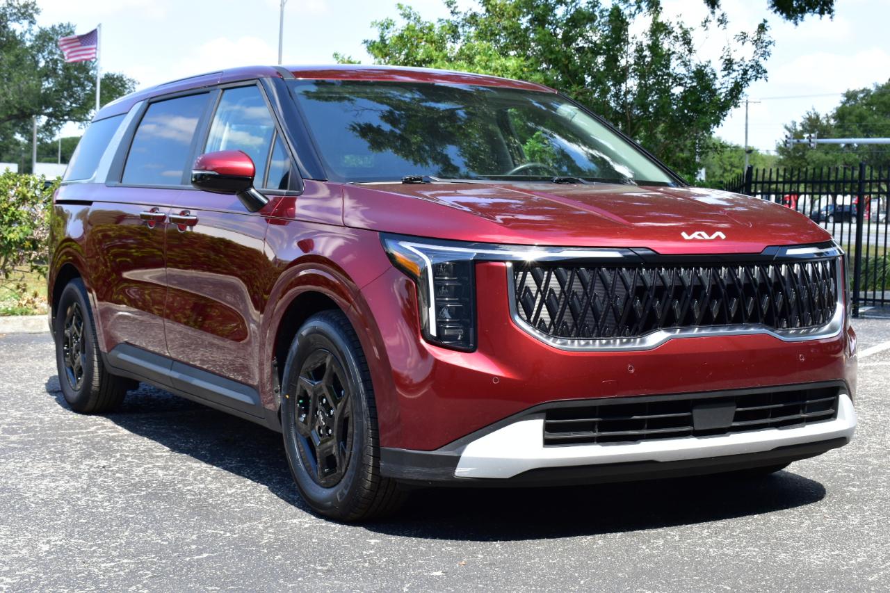 Kia Carnival LXS FWD 2025