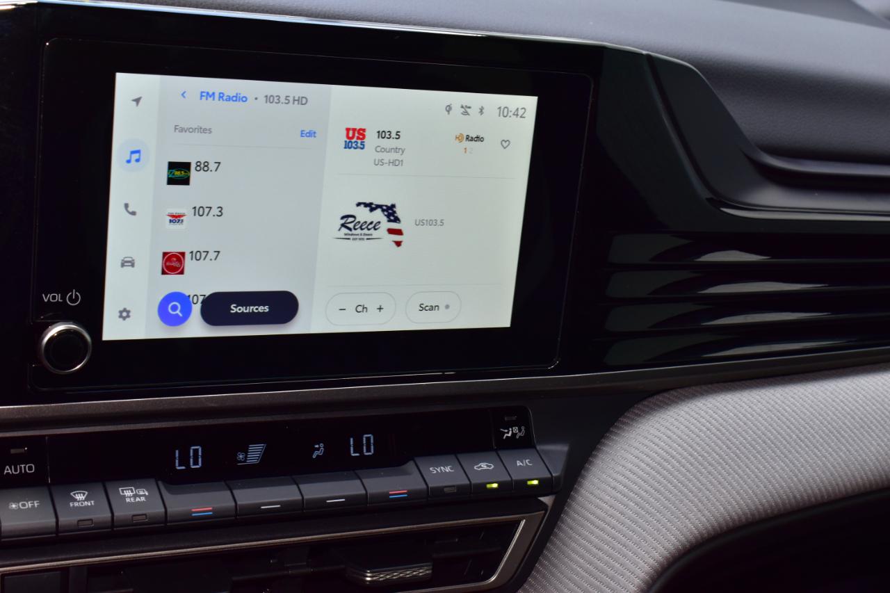 Toyota Camry SE 4D Sedan 2025