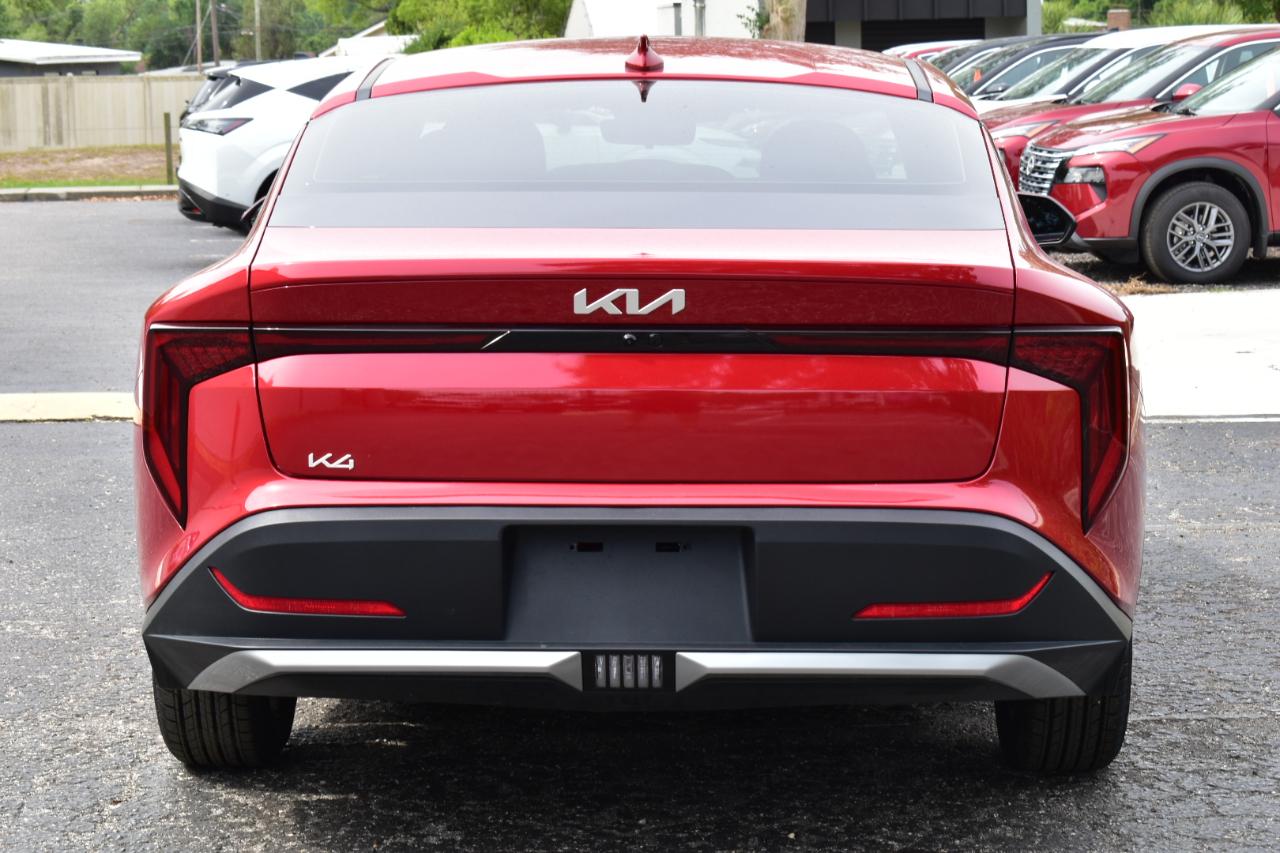 Kia K4 LXS FWD 2025