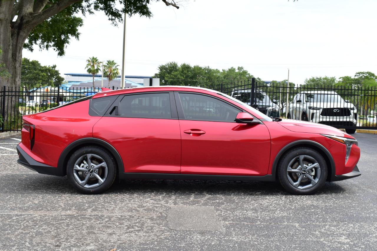 Kia K4 LXS FWD 2025