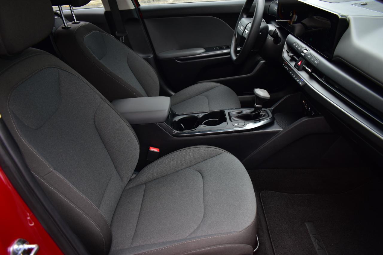Kia K4 LXS FWD 2025